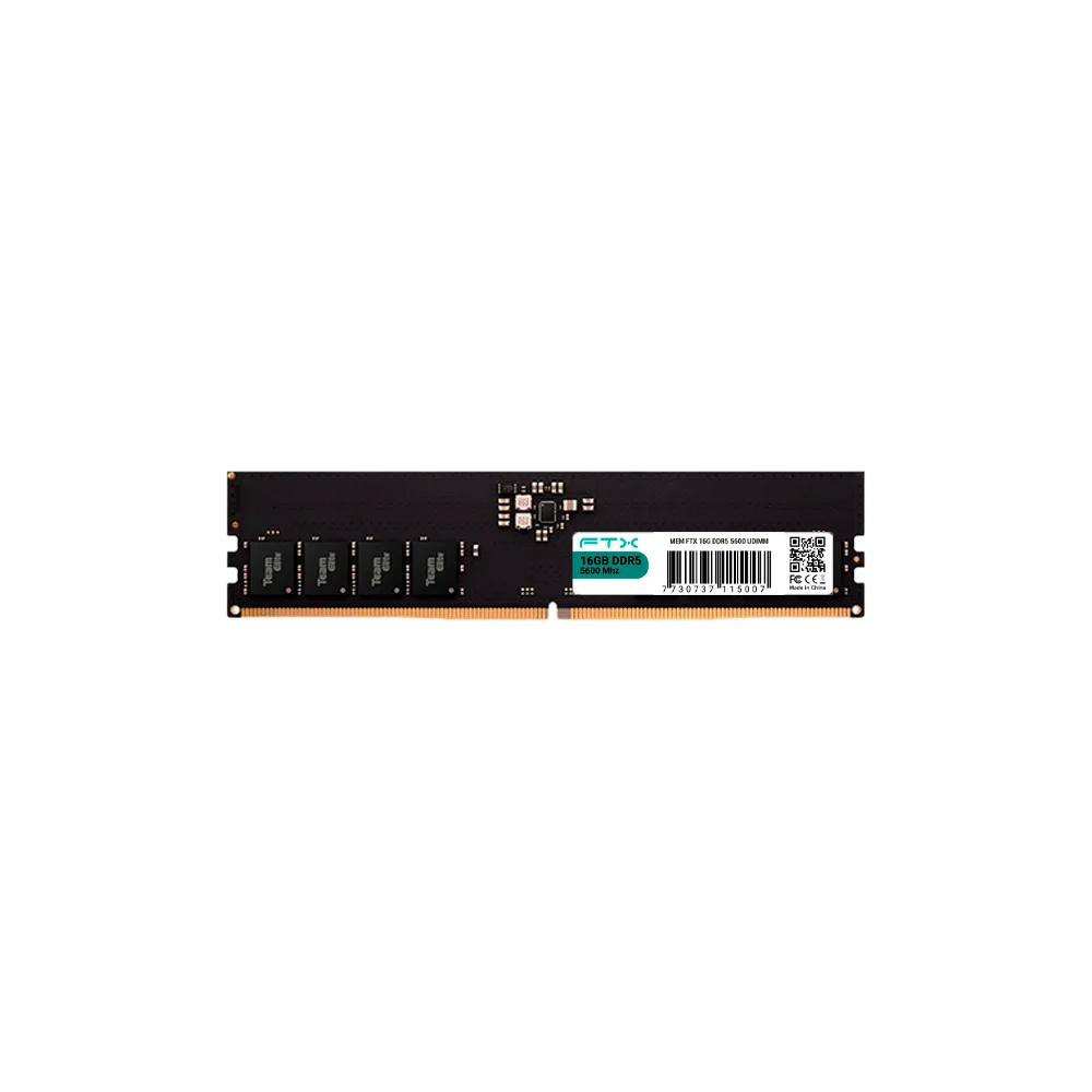 Módulo FTX de memoria RAM DDR5 negro, con chips visibles, etiqueta blanca, contactos dorados y muesca de alineación.