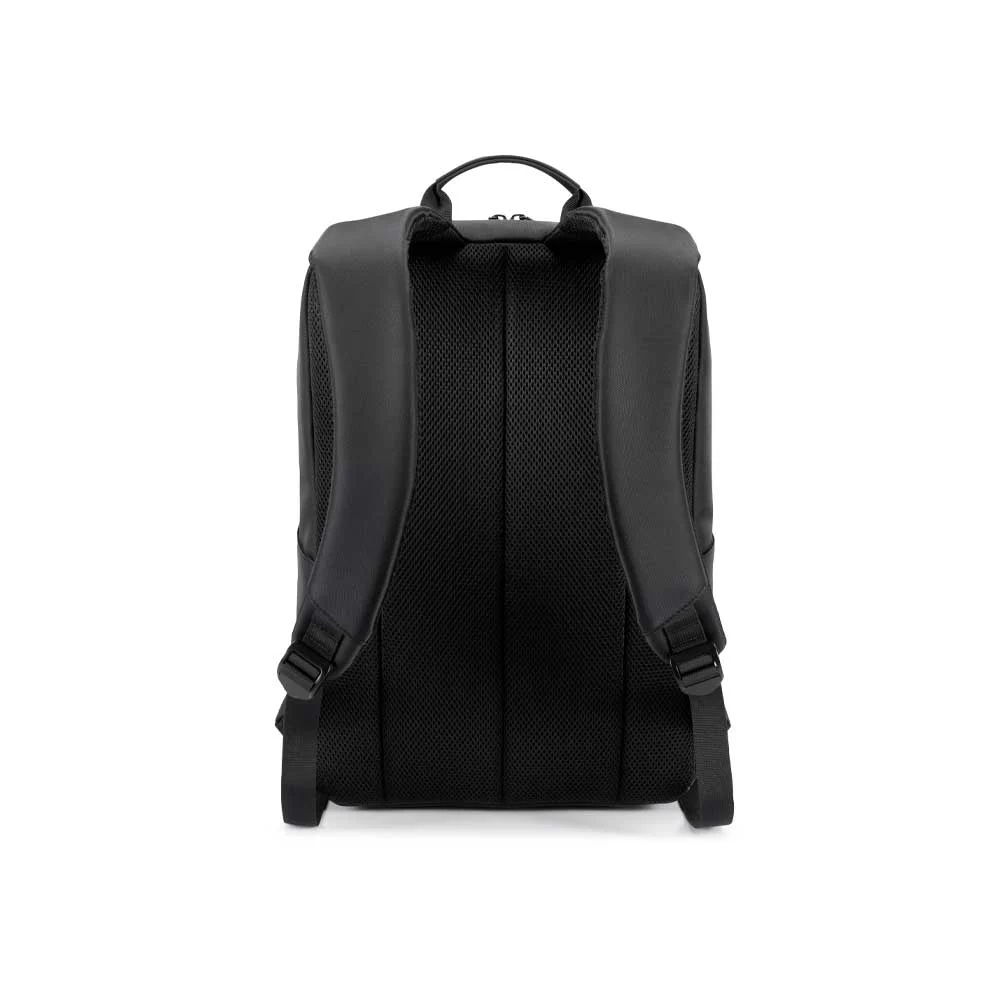 Mochila FTX ONE-BK negra de frente, con asa superior, cierre principal de dos tiradores y bolsillo frontal vertical con cierre. - Vista 5