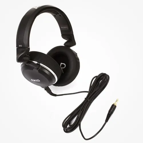 Auriculares negros AKG K182 de diadema, con copas circumaurales acolchadas y cable conectado. - Vista 3
