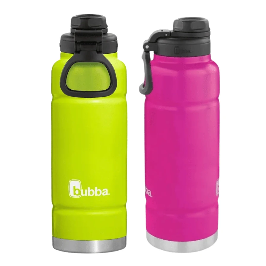 Dos botellas bubba Trailblazer, una verde lima con asa superior y otra fucsia con correa lateral; ambas con tapa oscura y base plateada.