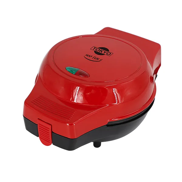 Sandwichera y waflera Tokyo MAXFUN2 cerrada, con carcasa roja, base negra y cierre frontal.