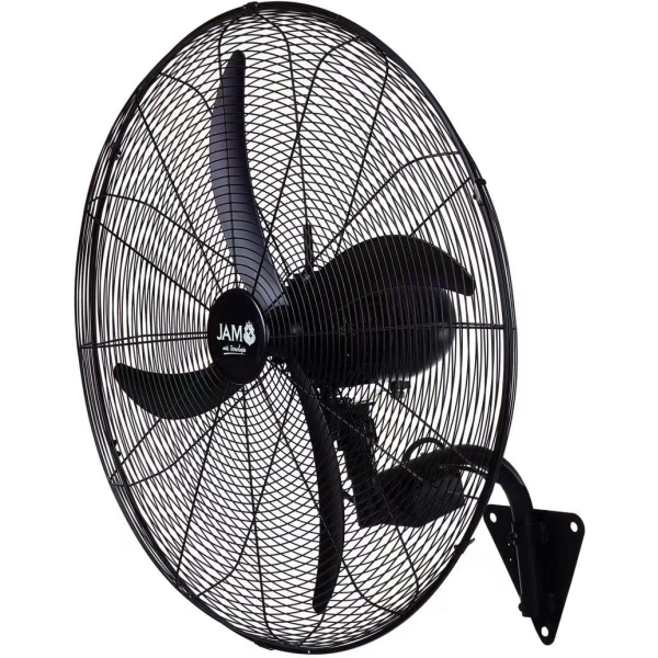 Ventilador industrial JAM negro con rejilla circular metálica, aspas anchas y soporte para montaje en pared.