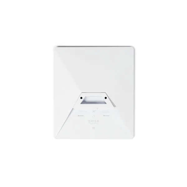 Terminal Starlink Mini blanca y rectangular, con borde oscuro, sobre un soporte; se ven la caja, un cable enrollado, piezas de montaje y un adaptador de corriente. - Vista 3