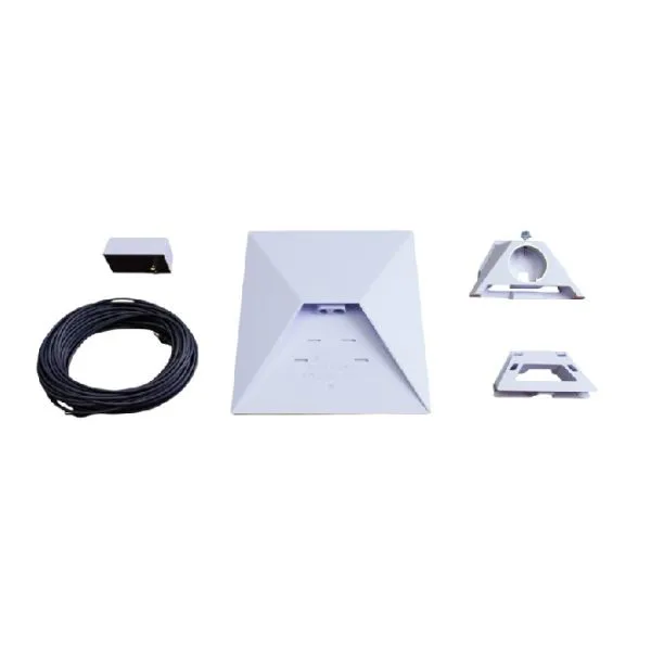 Terminal Starlink Mini blanca y rectangular, con borde oscuro, sobre un soporte; se ven la caja, un cable enrollado, piezas de montaje y un adaptador de corriente. - Vista 4
