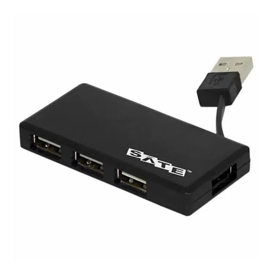 Hub SATE rectangular negro con cuatro puertos USB hembra y cable integrado con conector USB-A macho.