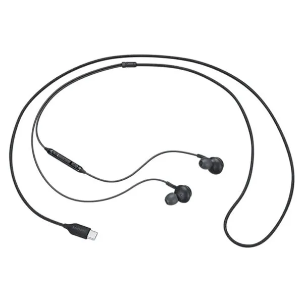 Auriculares intrauditivos negros Samsung con cable, control en línea y conector USB-C.