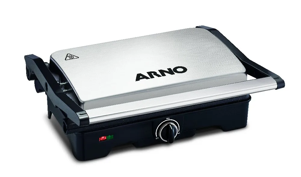 Grill sandwichera Arno cerrado, con tapa plateada, base negra, manija frontal, perilla de control y luces roja y verde.