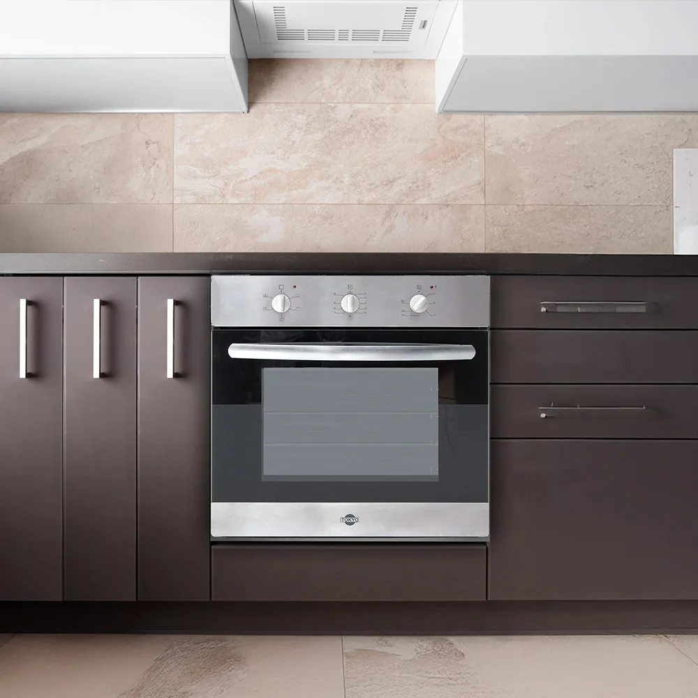 Horno empotrable Tokyo con panel plateado, tres perillas, luz indicadora roja y puerta de vidrio negro. - Vista 3