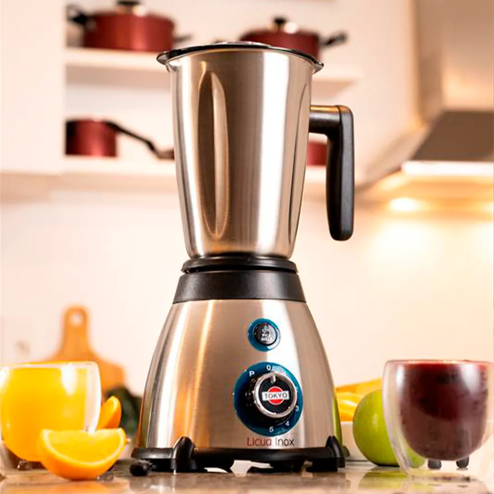 Licuadora Tokyo Licua Inox con jarra metálica, tapa negra, selector giratorio y botón para picar hielo. - Vista 3