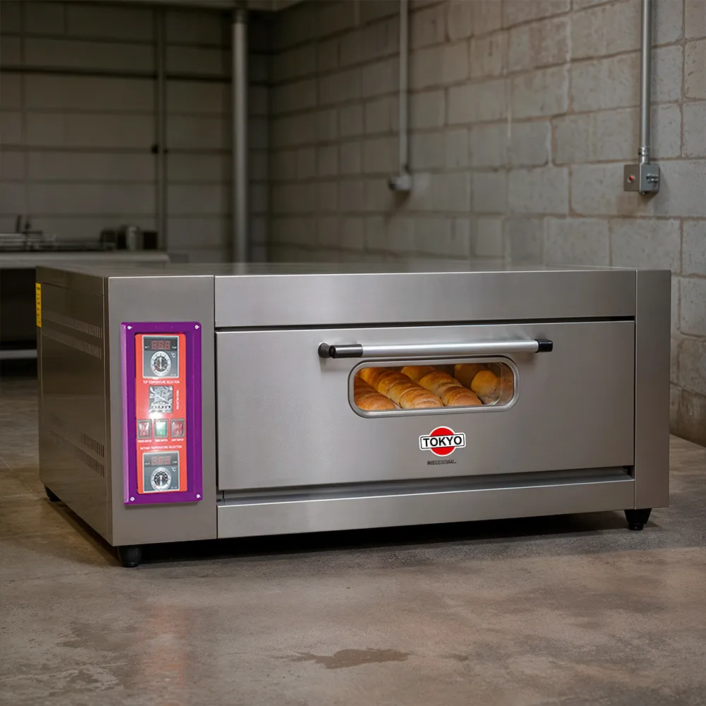 Horno industrial plateado con puerta frontal con ventana y panel de controles vertical a la izquierda. - Vista 2