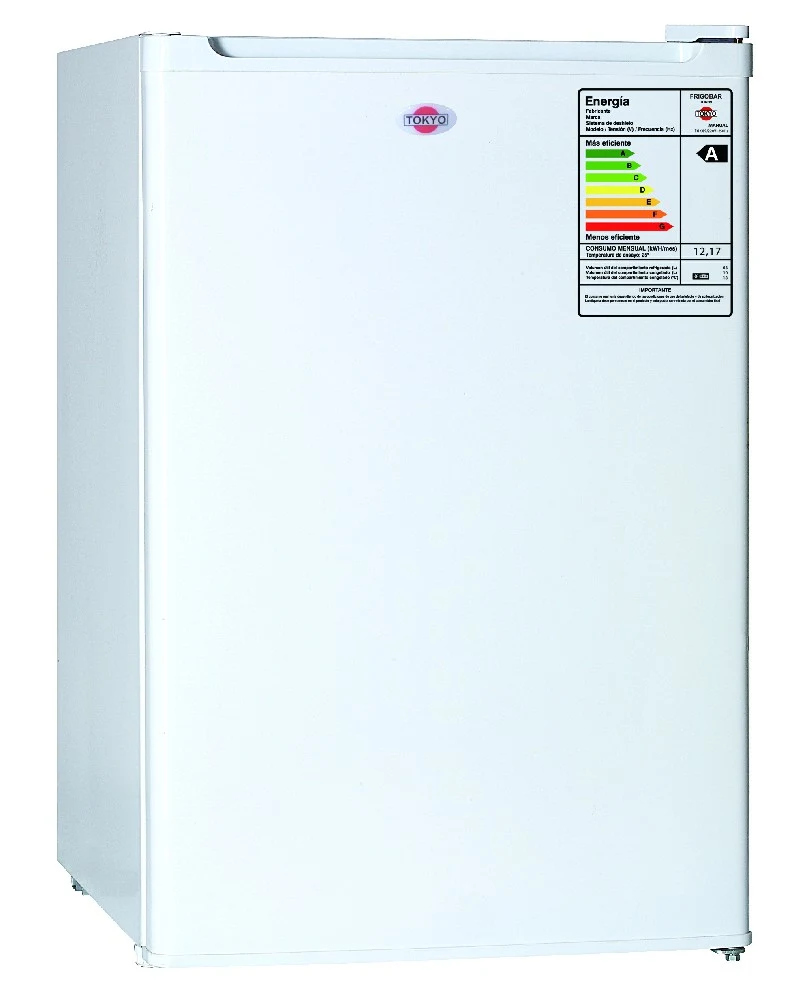 Heladera compacta TOKYO blanca de una puerta, con logotipo en la parte superior y etiqueta de eficiencia energética en la esquina derecha.