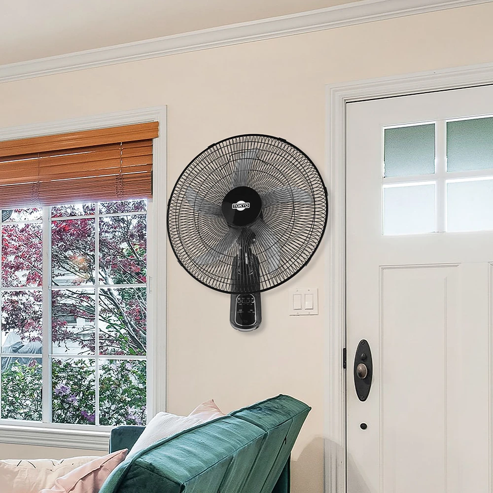 Ventilador de pared Tokyo negro con rejilla circular, cinco aspas y panel de botones debajo del cabezal. - Vista 2